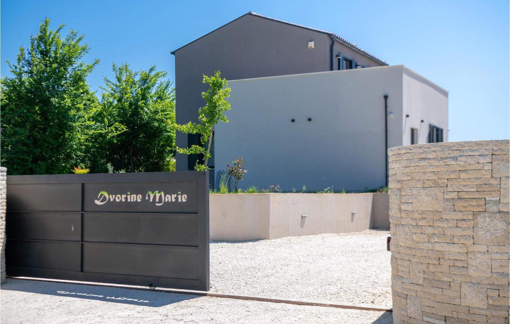 Stunning Home In Barban With Wifi מראה חיצוני תמונה